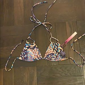 3/$30- NWT Syla by Sylvie Cachay triangle loop detail string bikini top